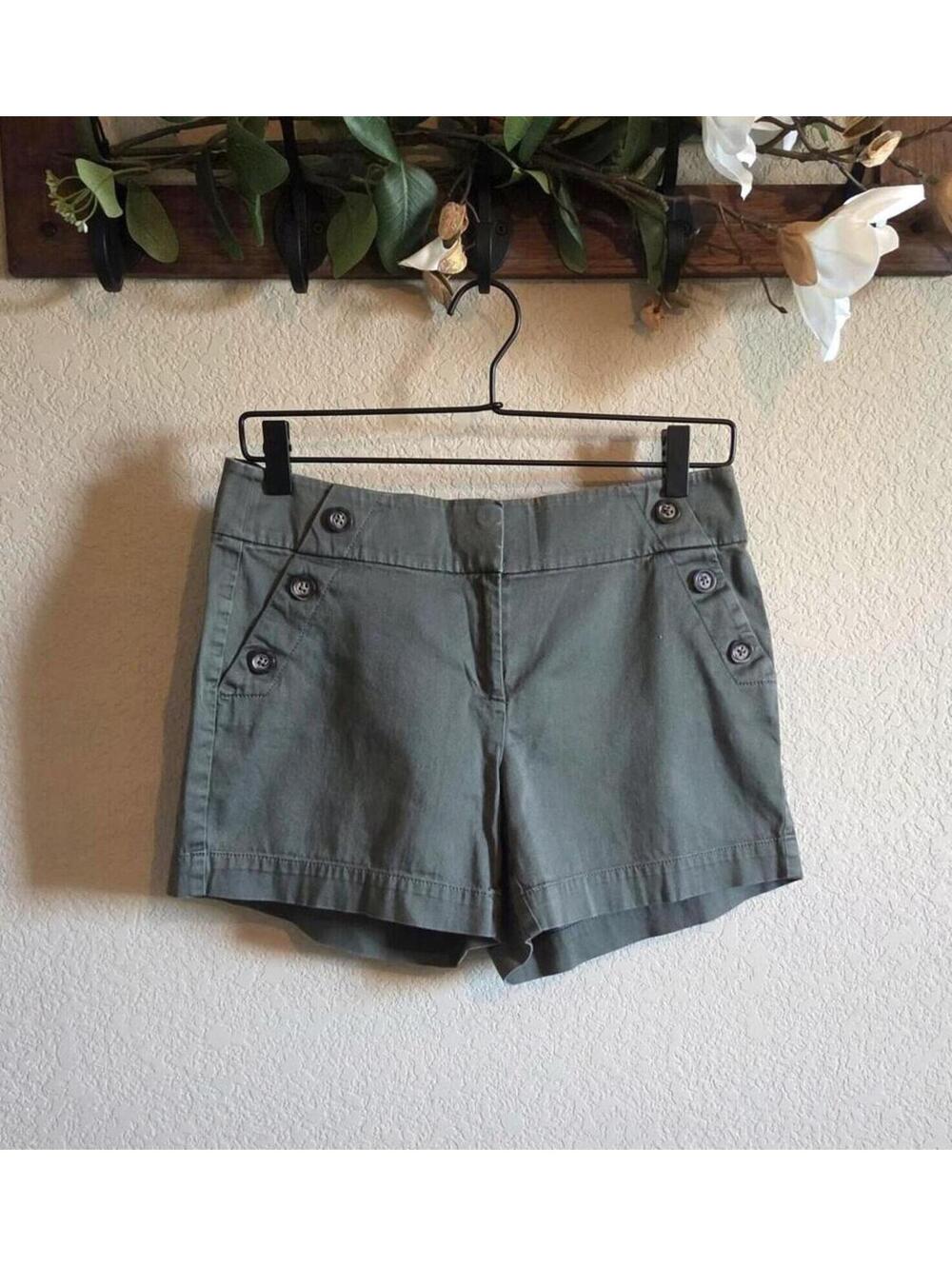 Olive Green Button Detail Casual Shorts